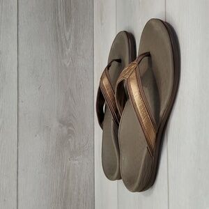 Vionic Women Thong Sandals Flip Flop shoes sz 9